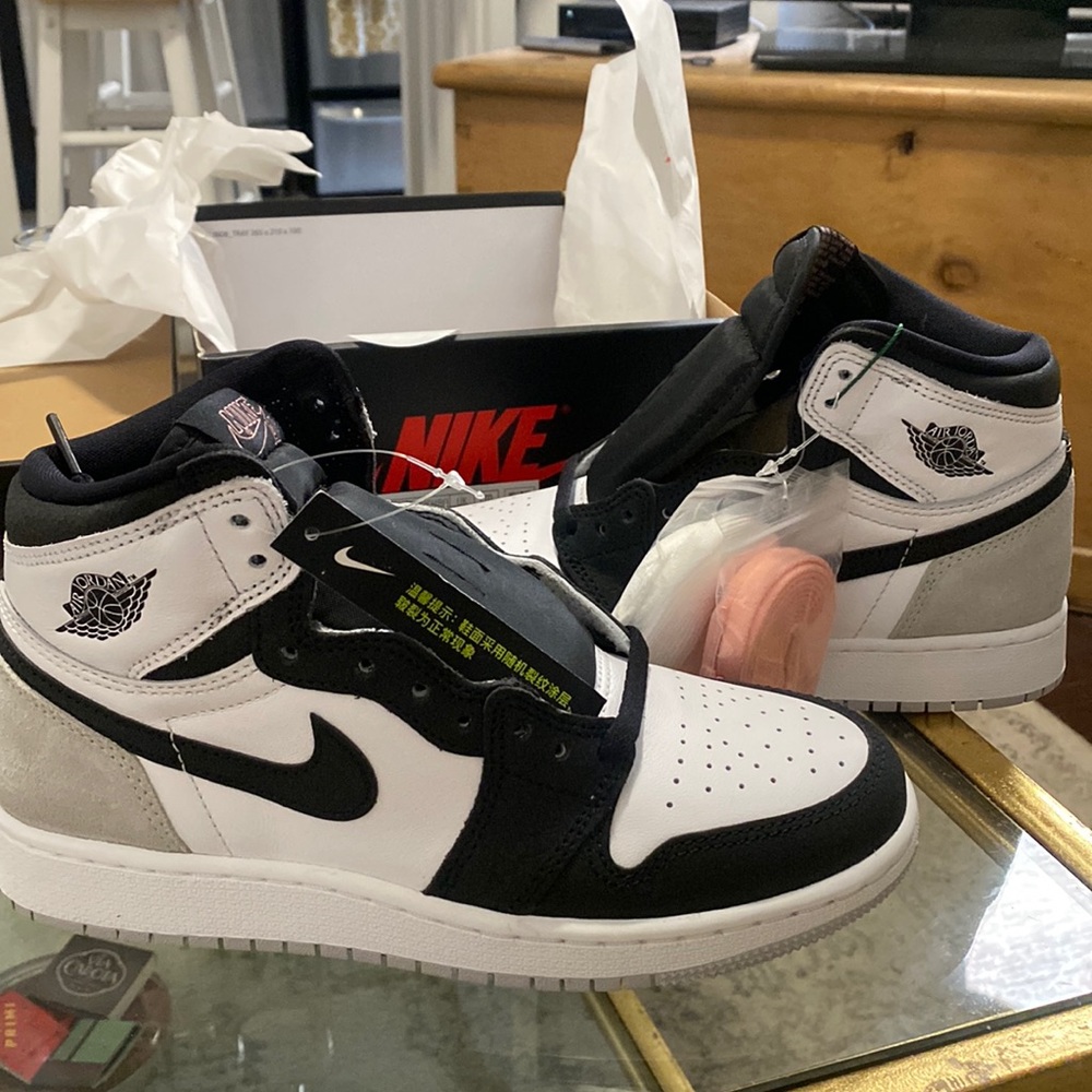 NIKE JORDAN 1 Retro High OG  Bleached Coral- BRAND NEW